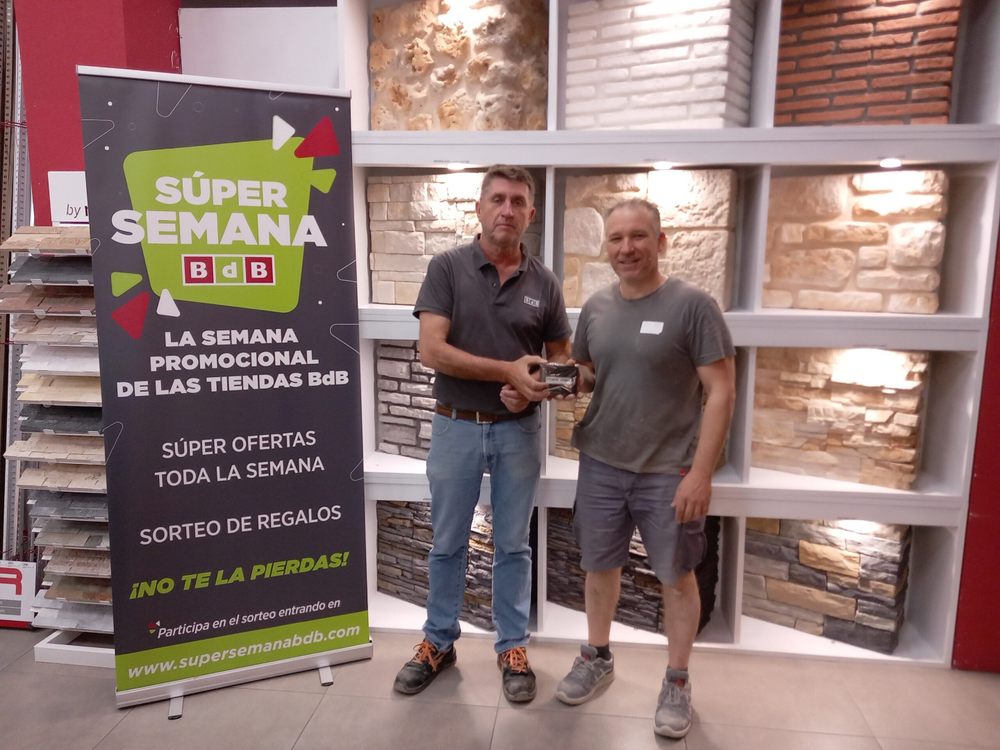 Nuestro cliente Antonio Molina recoge su premio de la Súper Semana BdB